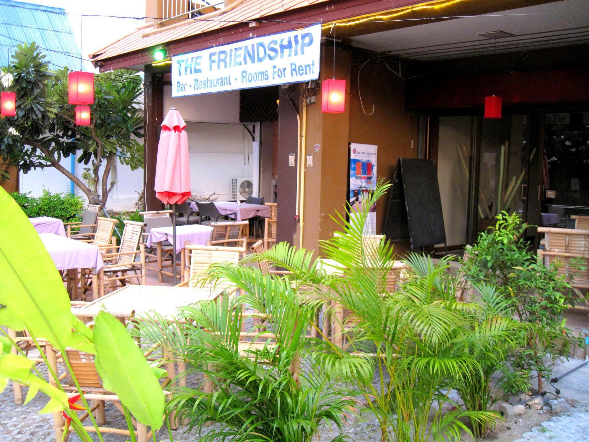 The Friendship Hostel Бофут Екстериор снимка